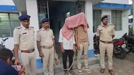 कटिहार जिला पुलिस एवं STF के द्वारा सहायक थानान्तर्गत दस लाख की रंगदारी मांगने वाले 02 आरोपी को किया गया गिरफ्तार I
