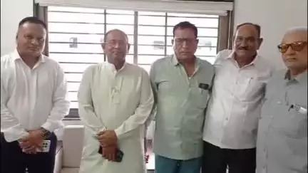 ધોળકા: અમદાવાદ જિલ્લા કોંગ્રેસ પ્રમુખ રાજેશભાઈ ગોહિલે ધોળકામાં કોંગ્રેસના આગેવાનોની મુલાકાત લીધી
