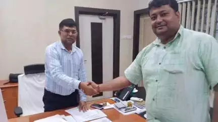 সালানপুর: বেহাল রাস্তা সংস্কারে জন্য সাক্ষাৎ PWD অধিকারীকের সঙ্গে তৃণমূল নেতার আসানসোলে #jansamasya
