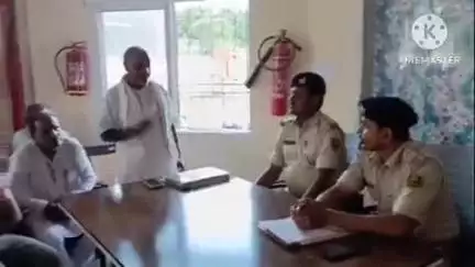 बेलहर: जिलेबिया मोड़ थाना परिसर में मुहर्रम और श्रावणी मेला को लेकर शांति समिति की बैठक आयोजित डीजे पर रहेगा पूर्ण प्रतिबंध
