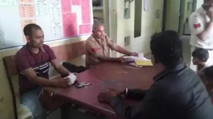 बीना: विधायक कार्यालय के पास बाइक सवार को मिले 21000 रुपये, ईमानदारी की पेश की मिसाल