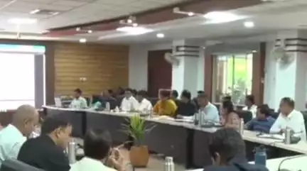 देपालपुर: इंदौर जिले में 4 लाख फर्जी समग्र आईडी बंद, कलेक्टर आशीष सिंह ने दी जानकारी