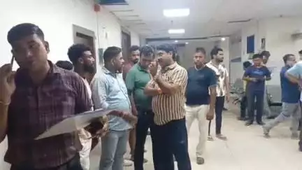 मेदिनीनगर (डालटनगंज): सिंगरा में स्कॉर्पियो और मोटरसाइकिल की टक्कर में दो युवकों की मौत, तीन घायल, एक की पहचान नहीं हो पाई