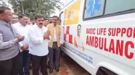 कवर्धा: डिप्टी सीएम विजय शर्मा ने सुदूर वनांचल, बैगा बाहुल्य क्षेत्र रेंगाखार में एंबुलेंस सेवा की हरी झंडी दिखाकर दी सौगात