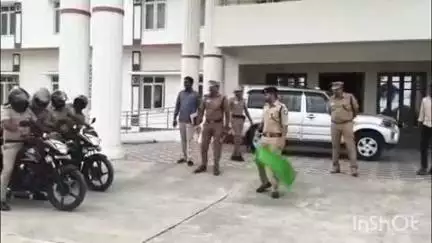 வாலாஜா: மாவட்ட எஸ்.பி அலுவலகத்தில் 18 புதிய ரோந்து இருசக்கர வாகனங்களை மாவட்ட எஸ்.பி கொடியசைத்து தொடங்கி வைத்தார்