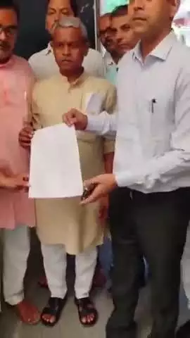 लालगंज: लालगंज में मोहर्रम पर्व पर मार्ग अवरोध का विरोध, विश्व हिंदू परिषद और अधिवक्ताओं ने एसडीएम को सौंपा ज्ञापन