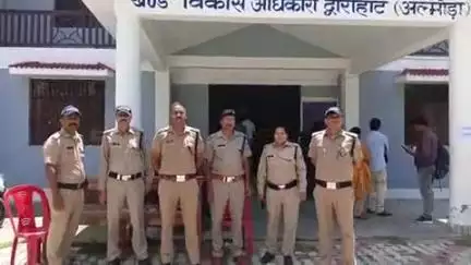 द्वाराहाट: द्वाराहाट में प्रधानों के 13 नामांकन पत्र दाखिल करने में उम्मीदवारों ने बाजी मारी