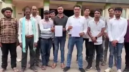 कवर्धा: फसल क्षति मुआवजे को लेकर भटक रहे पांच गांव के किसान, अधिकारियों पर भ्रष्टाचार का आरोप लगाते हुए कलेक्टर से लगाई गुहार