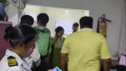 বসিরহাট ১: হাসপাতালের পরিষেবা সংক্রান্ত বিষয়ে বসিরহাট হাসপাতালে আধিকারিকদের সঙ্গে বৈঠক বিধায়কের