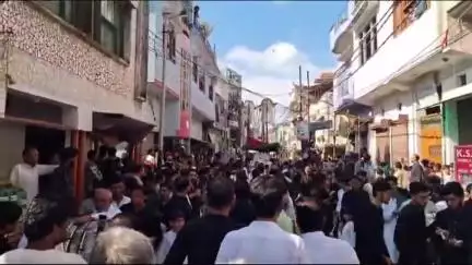 अमरोहा: अमरोहा नगर में निकला छह मोहर्रम का जुलूस, शहीदे कर्बला हुसैन के नारों से गूंजी फिजा