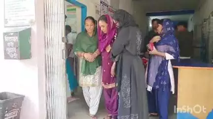 गावां: गावां में सड़क किनारे खड़ी महिला को बाइक सवार ने मारी टक्कर, महिला घायल