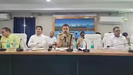 आज दिनांक-02.07.25 को विकास भवन सभागार कक्ष में आगामी मुहर्रम पर्व एवं श्रावणी मेला-2025 को शांतिपूर्ण माहौल में सम्पन्न कराने हेतु जिला पदाधिकारी एवं पुलिस अधीक्षक, कटिहार तथा अन्य पदाधिकारियों की उपस्थिति में सभी पुलिस निरीक्षक,