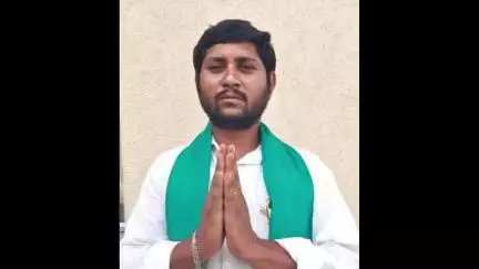 జూలూరుపాడు: ఎస్టీ లంబాడీల ను ఎస్టి లోన్లు విడుదల చేసి ఆదుకోవాలి జూలూరుపాడులో గోరు బంజారా పోరాట సమితి నాయకులు రాంబాబు