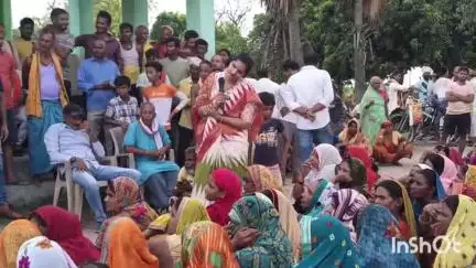आरा: राजद नेत्री ने वर्तमान विधायक के गांव धमार में महिला चौपाल लगाई, महिलाओं ने समस्याओं की खोली पोल