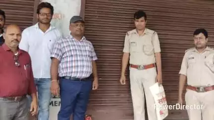 सारवां: मानजोरी और भंडारो नवाडीह पुल के पास सीओ के नेतृत्व में उत्पाद विभाग की टीम ने शराब दुकान सील की