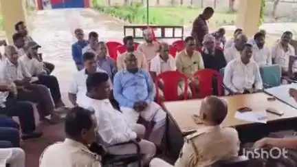 कोंच: आंती थाना परिसर में मोहर्रम त्योहार को लेकर शांति समिति की बैठक आयोजित