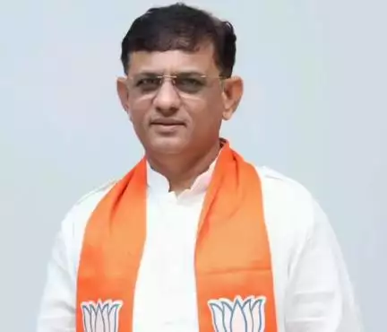 લીલીયા: લીલીયાના ધારાસભ્યના મતવિસ્તાર નેસડીથી ચરખડીયા રોડની કામગીરી માટે રૂ.૨ કરોડ મંજૂર કરવા બદલ મુખ્યમંત્રી નો માન્યો આભાર
