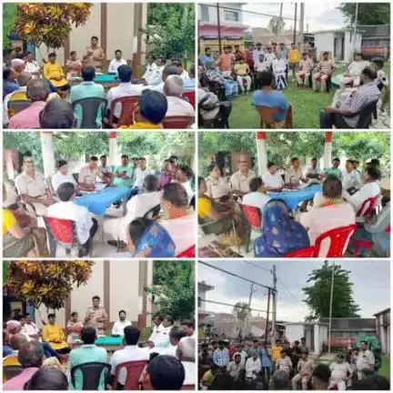 आज दिनांक-02.07.2025 को #डंडखोरा, हसनगंज, आबादपुर थाना परिसर में आगामी मुहर्रम और श्रावणी मेला को शांतिपूर्ण माहौल में सम्पन्न कराने हेतु आमजनों के साथ शांति-समिति की बैठक आयोजित की गई I