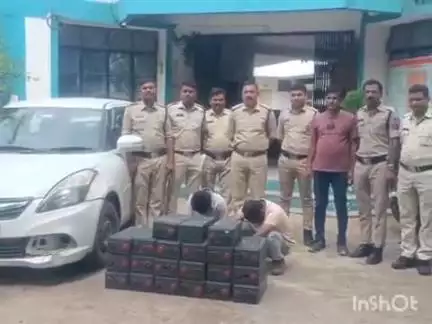 देवास नगर: देवास जिले के ग्राम खिरोदा में मोबाइल टावर से बैटरी चोरी करने वाले 2 चोरों को पुलिस ने पकड़ा, माल बरामद