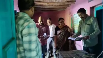 कोलेबिरा: उपायुक्त व पुलिस अधीक्षक ने किया कोलेबिरा का निरीक्षण