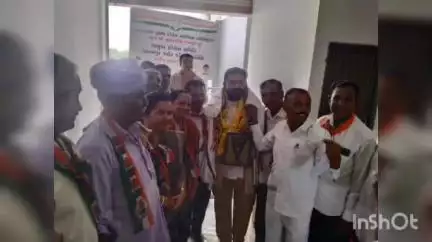 શહેરના ખાનગી કોમ્પલેક્ષમાં નવનિયુક્ત જિલ્લા કોંગ્રેસ પ્રમુખનો કાર્યકરો સાથે શુભેચ્છા કાર્યક્રમ યોજાયો