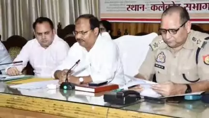 शामली: कांवड़ यात्रा के मद्देनज़र एडीएम ने कलेक्ट्रेट सभागार में अधिकारियों के लिए जारी की सख्त गाइडलाइन