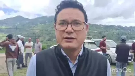 जुब्बल: जुब्बल के सुंडली ग्राउंड में गाड़ियों की पासिंग एवं ड्राइविंग टेस्ट, एसडीएम जुब्बल रहे मौजूद