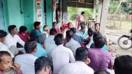 মঙ্গলকোট: বিধানসভা নির্বাচনকে সামনে রেখে মঙ্গলকোটের সারঙ্গপুরে বুথ স্বশক্তিকরণের বৈঠক করল BJP, হাজির রাজ্য কৃষাণ মোর্চার সহসভাপতি