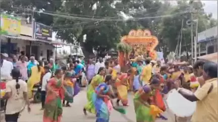 பாப்பிரெட்டிபட்டி: தாளநத்தம் ஸ்ரீ மாரியம்மன் கோவில் திருவிழா மாவிளக்கு எடுத்து பெண்கள் நேர்த்திக்கடன்