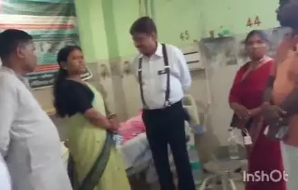 गया टाउन सीडी ब्लॉक: इमामगंज विधायक ने रोशनगंज में दुष्कर्म पीड़िता से अस्पताल में मुलाकात की