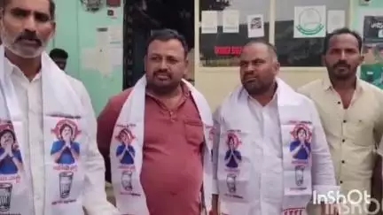 డిప్యూటీ సీఎం పవన్ కళ్యాణ్ పై అనుచిత వ్యాఖ్యలుచేసిన సురేష్ పై చర్యలుతీసుకోవాలని మొలకలచెరువు జనసేననేతలు పోలీసులకుఫిర్యాదు