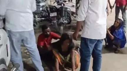 मिर्ज़ापुर: नटवा के मलिन बस्ती में घर के कमरे में फांसी के फंदे पर झूलता मिला 18 वर्षीय युवक का शव, मां का रो-रो कर बुरा हाल