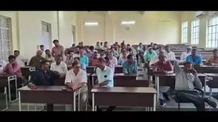 सुपौल: पंचायत उप-निर्वाचन 2025 को सफल बनाने के लिए पीसीसीपी व अन्य कर्मियों को दिया गया प्रशिक्षण