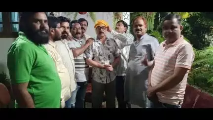 लोहरदगा: लोहरदगा सांसद के आवास पर अंजुमन इस्लामिया और सेंट्रल मुहर्रम कमेटी ने मुहर्रम पर्व पर किया सम्मानित