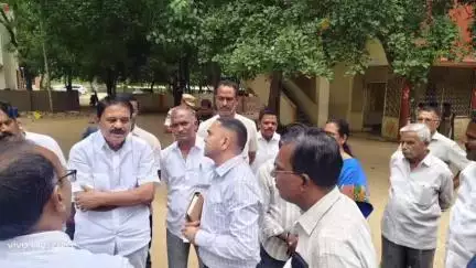 కొత్తచెరువులో సీఎం సభా ప్రాంగణాన్ని పరిశీలించిన మాజీ మంత్రి పల్లె రఘునాథ రెడ్డి