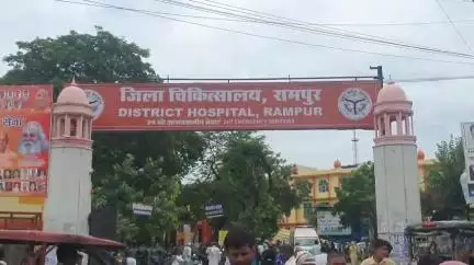 शाहाबाद: जिला अस्पताल का मुख्य द्वार बना आई-रिक्शाओं का अड्डा, अस्पताल में जाने व बाहर आने वाले लोगों को हो रही भारी परेशानी