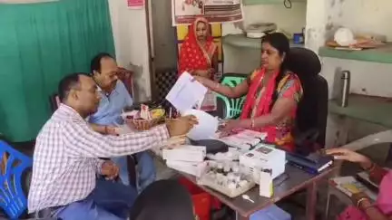 महाराजगंज: सरडीहा उपकेंद्र चौपरिया, ब्लॉक सदर में स्वास्थ्य अधिकारियों ने छाया सत्र का किया निरीक्षण, टीकाकरण व जांच पर दिया जोर
