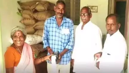మైదుకూరు: మైదుకూరులో రేషన్ కార్డుదారులకు కందిపప్పు లేకపోవడంతో ఆర్థిక భారం
