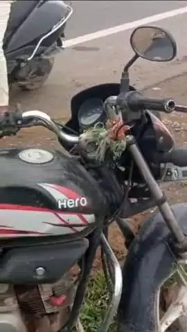 હિંમતનગર: કાંકરોલ બ્રિજ પાસે અજાણ્યા વાહને મોટરસાયકલને ટક્કર મારતા પિતા પુત્ર ગંભીર રીતે ઘાયલ