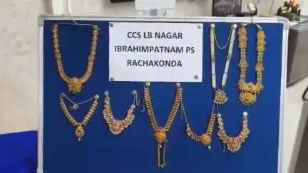 ఇబ్రహీంపట్నం: దేవాలయాలలో చోరీ చేస్తున్న ఇద్దరు నిందితులను మరో వ్యక్తిని అరెస్టు చేసినట్లు తెలిపిన రాచకొండ సిపి సుధీర్ బాబు