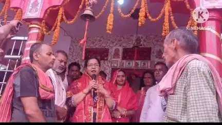 बीरपुर: पूर्व विधायक अमिता भूषण ने नौला गांव में काली पूजा का उद्घाटन किया