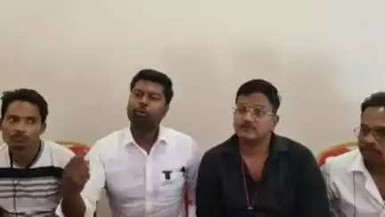 चितरपुर: महिला डॉक्टर की शिकायत के बाद सांसद पुत्र ने गोला में प्रेस कॉन्फ्रेंस कर आरोपों को बेबुनियाद बताया