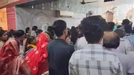 खंडवा नगर: खंडवा के माता मंदिर में मां भवानी की महाआरती की गई