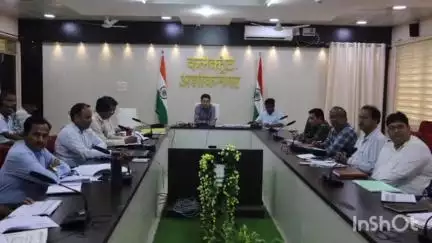 अशोक नगर: कलेक्ट्रेट सभाकक्ष में कलेक्टर की अध्यक्षता में एपीसी बैठक आयोजित हुई