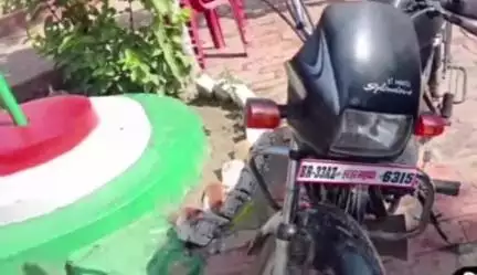 उजियारपुर: उजियारपुर थाना क्षेत्र में बाइक चोरी के आरोप में एक युवक गिरफ्तार, अंगार घाट पुलिस ने की कार्रवाई