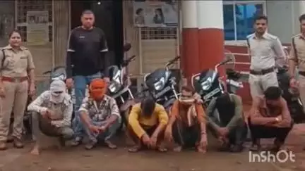 गुना नगर: नानाखेड़ी मंडी में जुआ खेलते 6 लोग कैंट पुलिस द्वारा गिरफ्तार, ₹24000 और 6 बाइक जब्त, 13 पर कार्रवाई