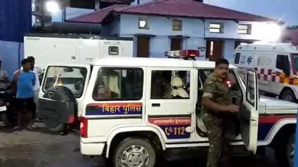 समस्तीपुर: दूधपुरा में चैती दुर्गा मंदिर के पास घर में लहूलुहान मिला व्यक्ति, पुलिस ने अस्पताल में कराया भर्ती