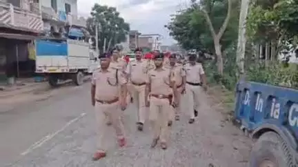 गोपालगंज: मुहर्रम पर्व को लेकर थावे थाना क्षेत्र में निकला फ्लैगमार्च, डीजे पर रहेगा बैन: एसपी