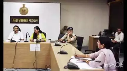 पलवल: खनन करने वाली सभी गाड़ियों की होनी चाहिए समुचित चेकिंग: उपायुक्त डॉ. हरीश कुमार वशिष्ठ