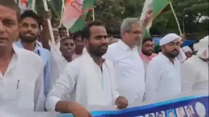 अरेराज: अरेराज में पढ़ाई, कमाई, दवाई और सामाजिक न्याय के सवाल पर हुई कांग्रेस की पदयात्रा